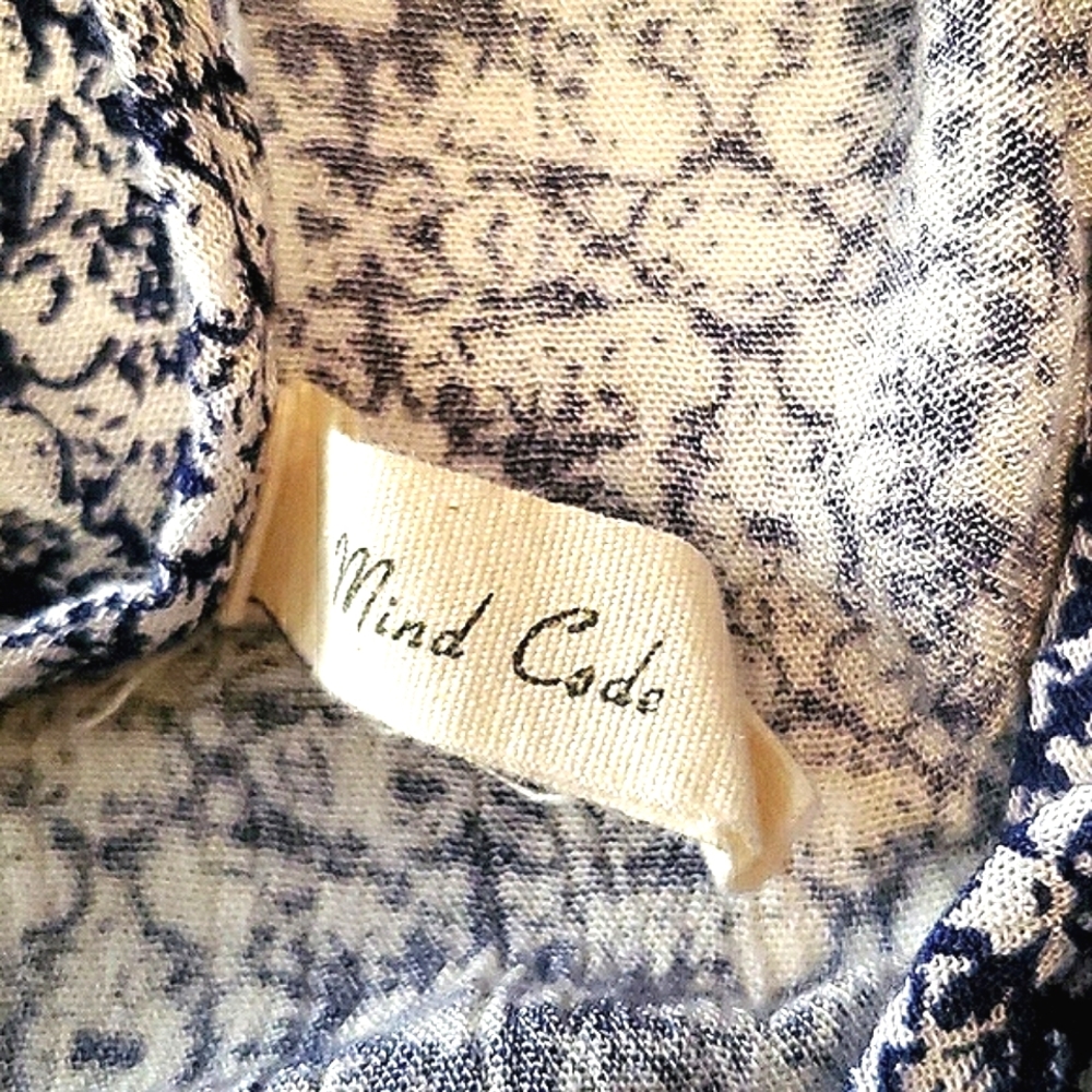 Mind Code Open Shoulder Top | Small - Picture 4 of 6